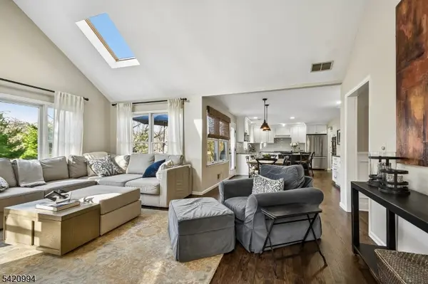 12 Spring Brook Dr, Randolph Twp., NJ 07869