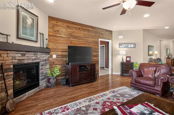 7136 Jagged Tree CIR, Colorado Springs, CO 80927