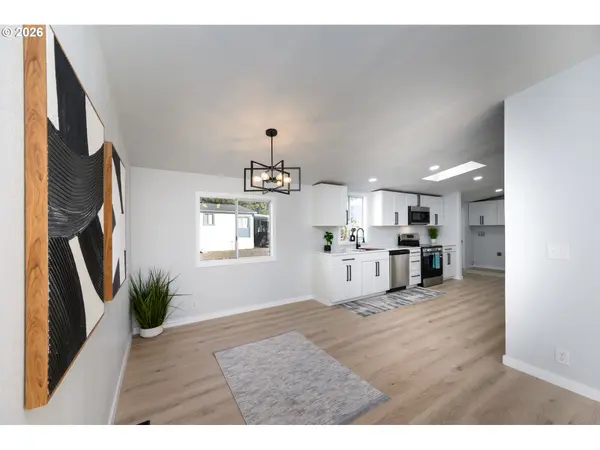 221 RIVER PLACE DR #117, Roseburg, OR 97471