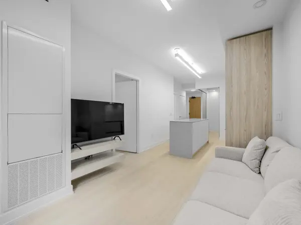 15 Mercer ST #414, Toronto C01, ON M5V 1H2