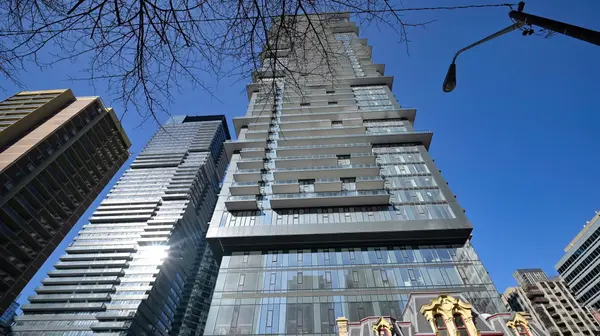 634 Church ST #2910, Toronto C08, ON M4Y 0G9