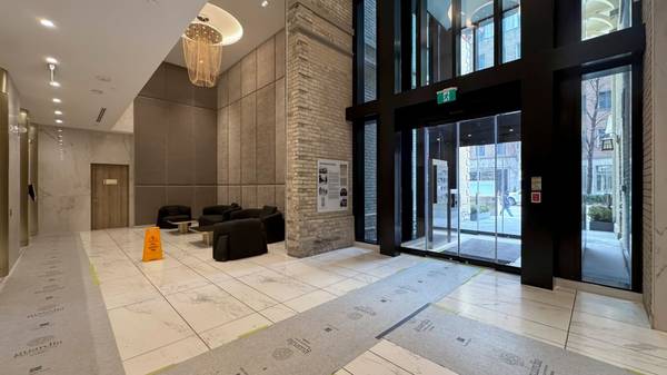 634 Church ST #2910, Toronto C08, ON M4Y 0G9