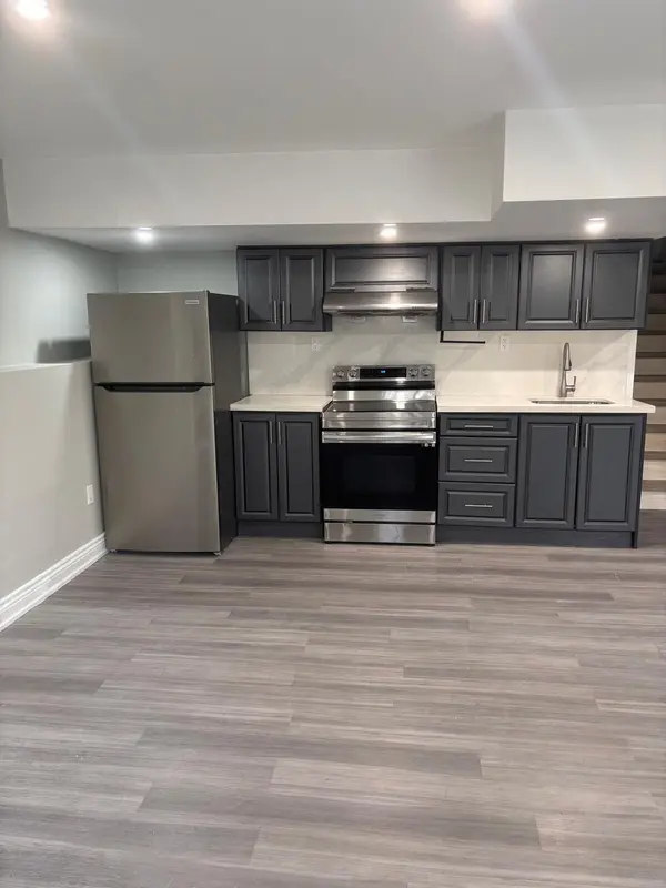 802 Cedarvale DR #Basement, Innisfil, ON L9S 4L4