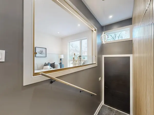 41 Algoma ST, Toronto W06, ON M8Y 1C4