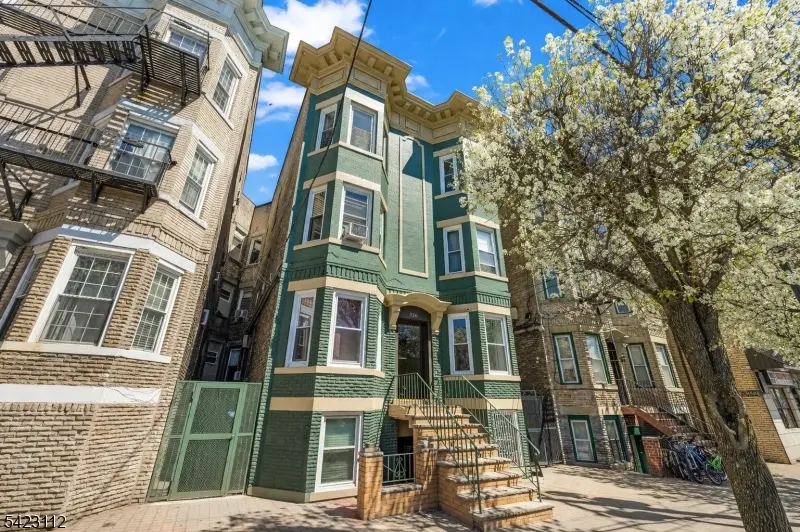 326 60Th St #4, West New York Town, NJ 07093