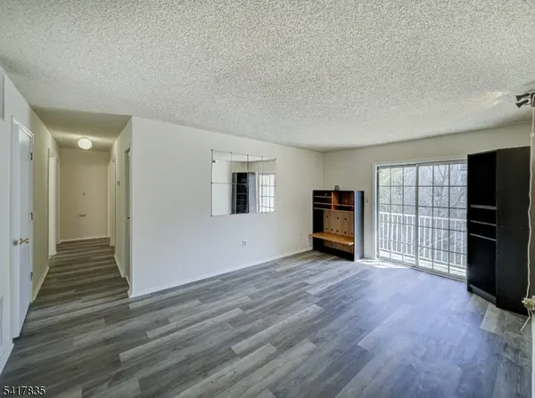 11 Lindsey Ct, Franklin Twp., NJ 08823