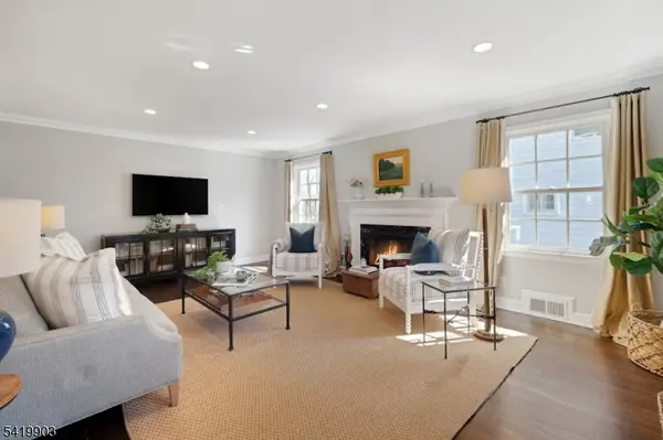 40 Elmwood Ave, Chatham Boro, NJ 07928