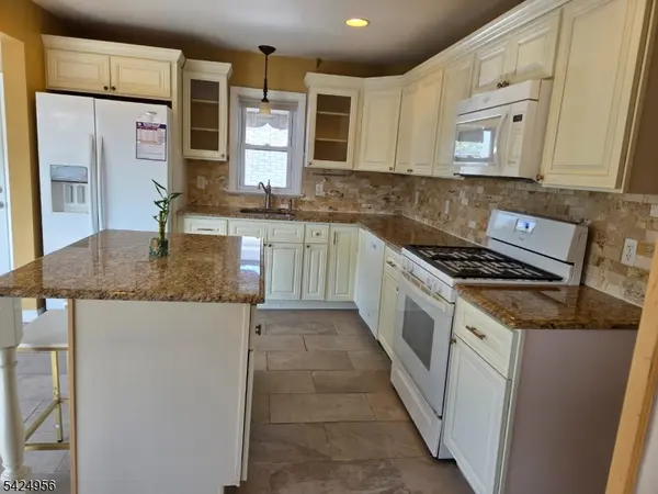 89 Norwood Ave, Lodi Boro, NJ 07644