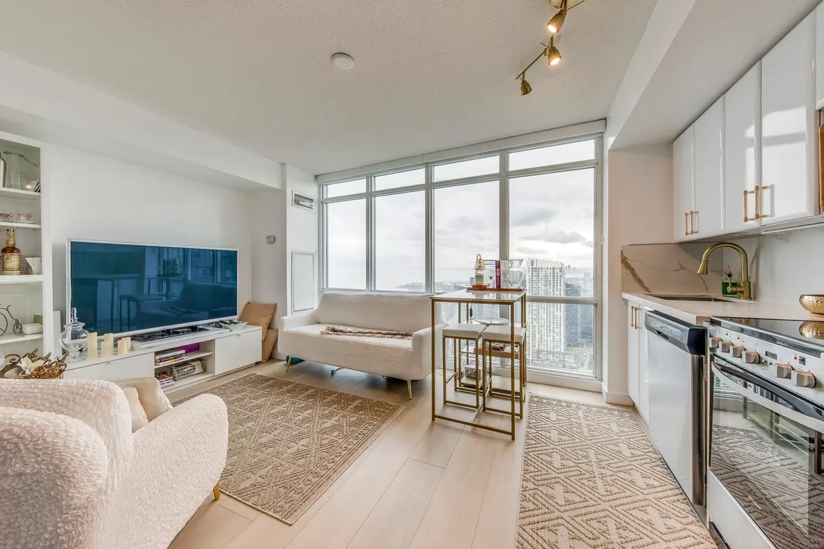 11 Brunel CT #4816, Toronto C01, ON M5V 3Y3