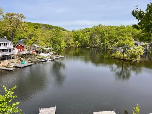 34 Rose Trl, Byram Twp., NJ 07821