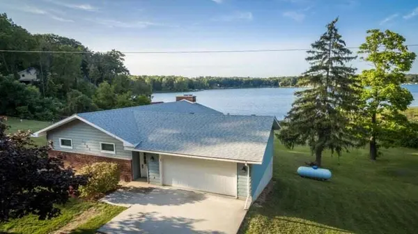 5264 Guernsey Lake RD, Hope Twp, MI 49046