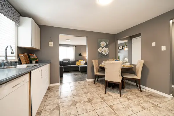 49 Browning TRL, Barrie, ON L4N 5A5