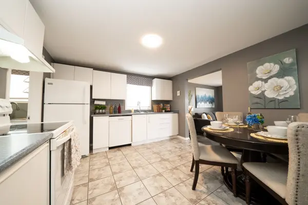 49 Browning TRL, Barrie, ON L4N 5A5