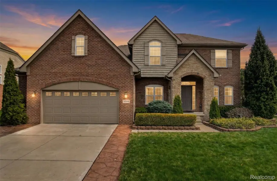 3595 Hogan CIR, Rochester Hills, MI 48307