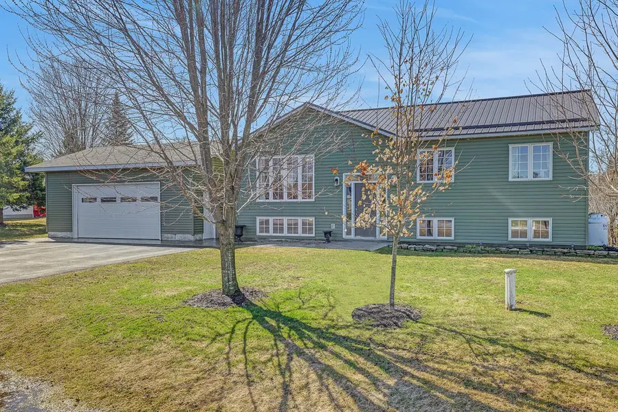 55 Creek DR, Carp - Dunrobin - Huntley - Fitzroy And Area, ON K0A 1X0