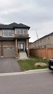 68 Air Dancer CRES, Oshawa, ON L1L 0V3