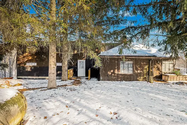 14325 Lakeshore DR, Holly Township, MI 48442