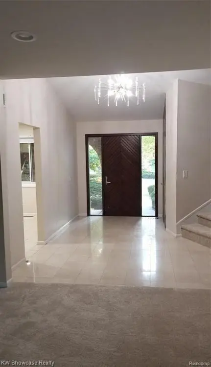 1728 Hiview CT, Bloomfield Hills, MI 48302