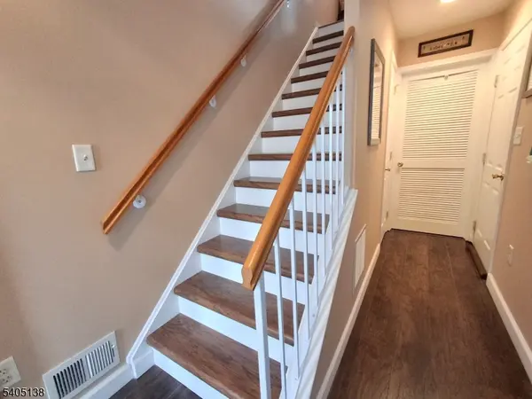 16 Puchala Dr, Sayreville Boro, NJ 08859