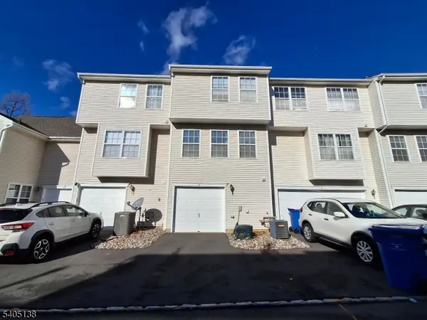 16 Puchala Dr, Sayreville Boro, NJ 08859
