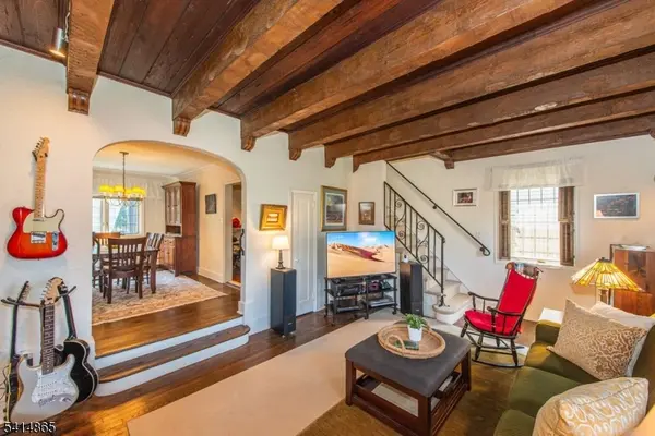 31 Windsor Rd, Clifton City, NJ 07012