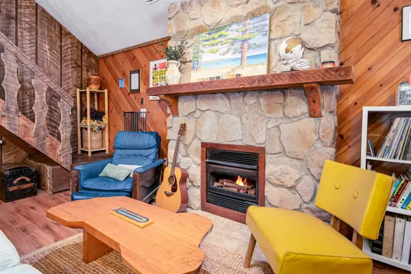 5365 Riverdale LN, Almira Twp, MI 49650