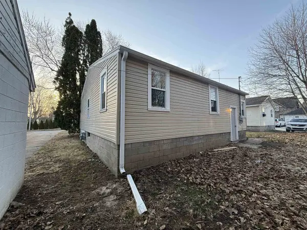 1012 S Lansing, Pleasant, MI 48858