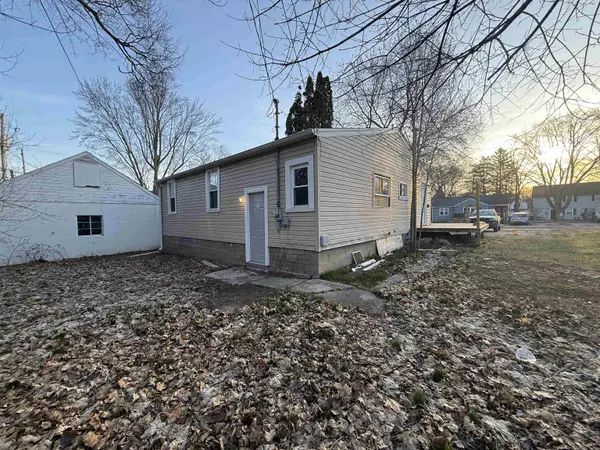 1012 S Lansing, Pleasant, MI 48858