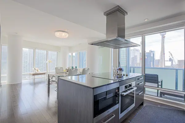 8 The Esplanade AVE #2002, Toronto C01, ON M5E 0A6