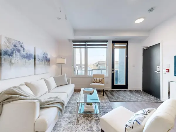 1455 O'connor DR #1, Toronto E03, ON M4B 2V5