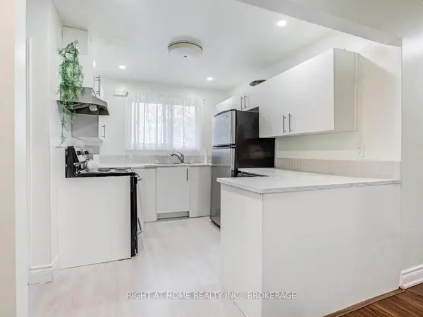 389 Becker RD, Richmond Hill, ON L4C 2S3