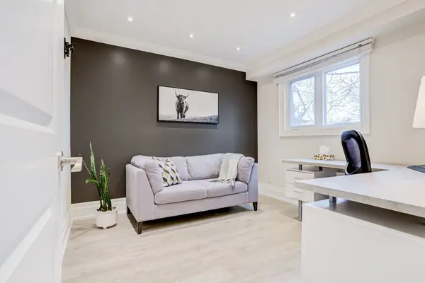 2590 Bromsgrove RD, Mississauga, ON L5J 1M2