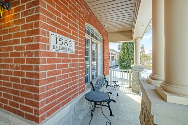 1583 Hallstone RD, Brampton, ON L6Y 5K8