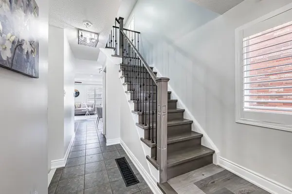 89 Cadillac CRES, Brampton, ON L7A 3B4