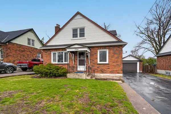 754 Curtis RD, Peterborough, ON K9H 2E7