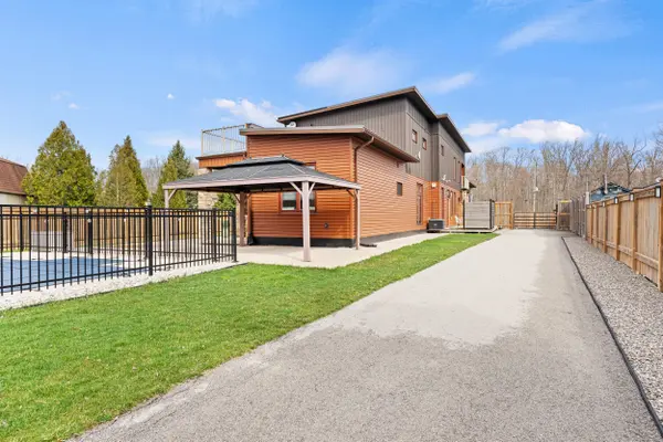 1887 DOMINION RD, Fort Erie, ON L0S 1N0