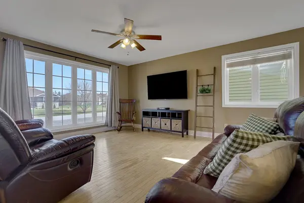 55 Creek DR, Carp - Dunrobin - Huntley - Fitzroy And Area, ON K0A 1X0