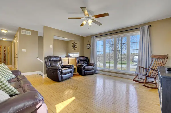 55 Creek DR, Carp - Dunrobin - Huntley - Fitzroy And Area, ON K0A 1X0