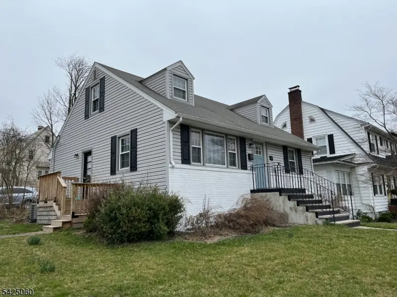 25 Walker Ave, Morristown Town, NJ 07960