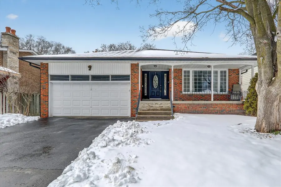 1719 Valentine GDNS, Mississauga, ON L5J 1H4