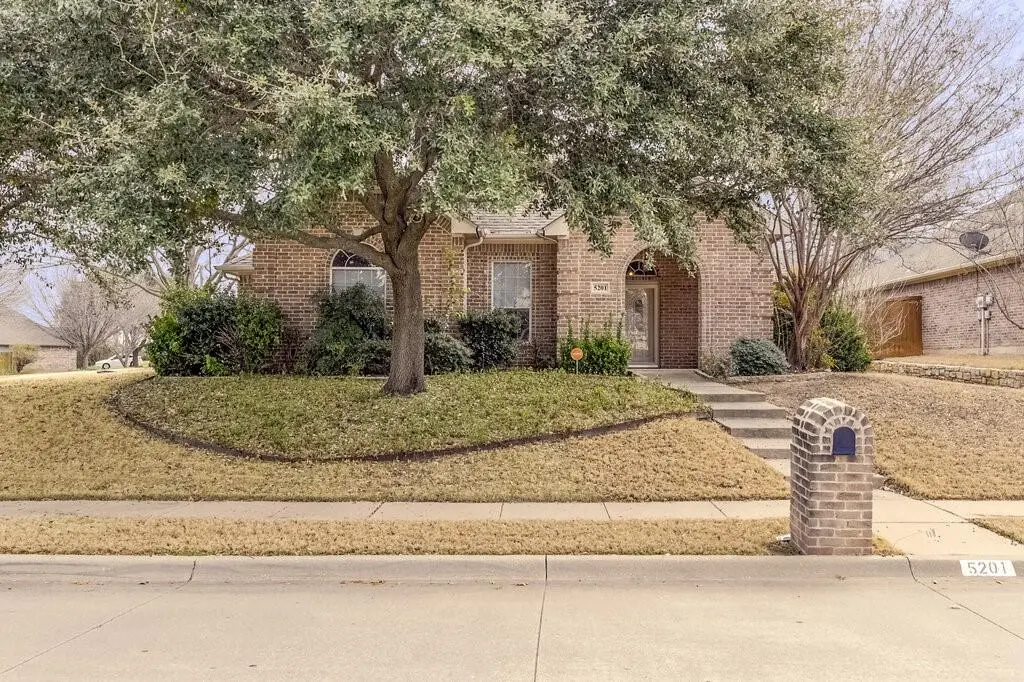 5201 La Bandera Trail, Benbrook, TX 76126