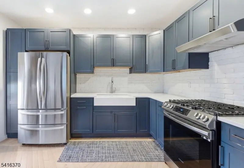 527 N 3Rd St, East Newark Boro, NJ 07029