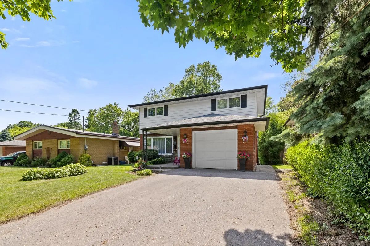 396 Wilson RD N, Oshawa, ON L1G 6E5