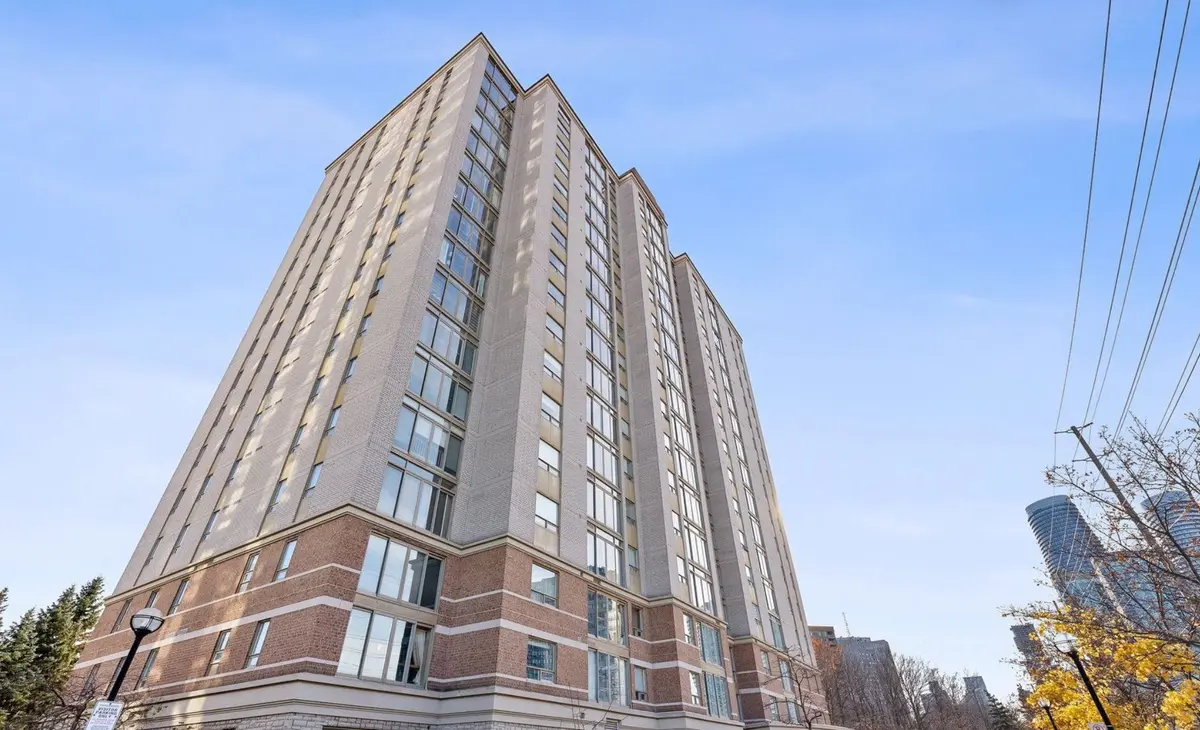 200 Burnhamthorpe RD E #1304, Mississauga, ON L5A 4L4