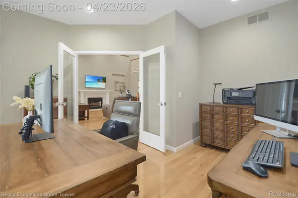 3381 Rockhaven AVE, Rochester Hills, MI 48309