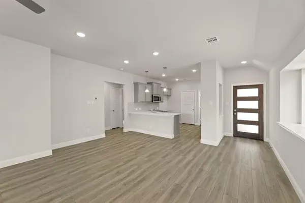 1621 Meadow Crest, Aubrey, TX 76227