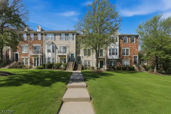 196 Sapphire Ln, Franklin Twp., NJ 08823