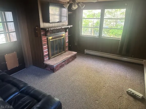 28-27 Sheridan Pl, Fair Lawn Boro, NJ 07410