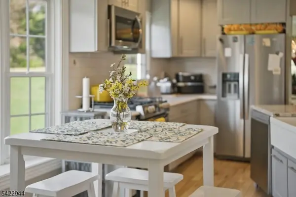 52 Country Squire Way, Branchburg Twp., NJ 08876