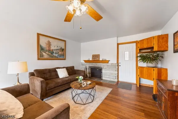 41 Swartswood Rd, Newton Town, NJ 07860